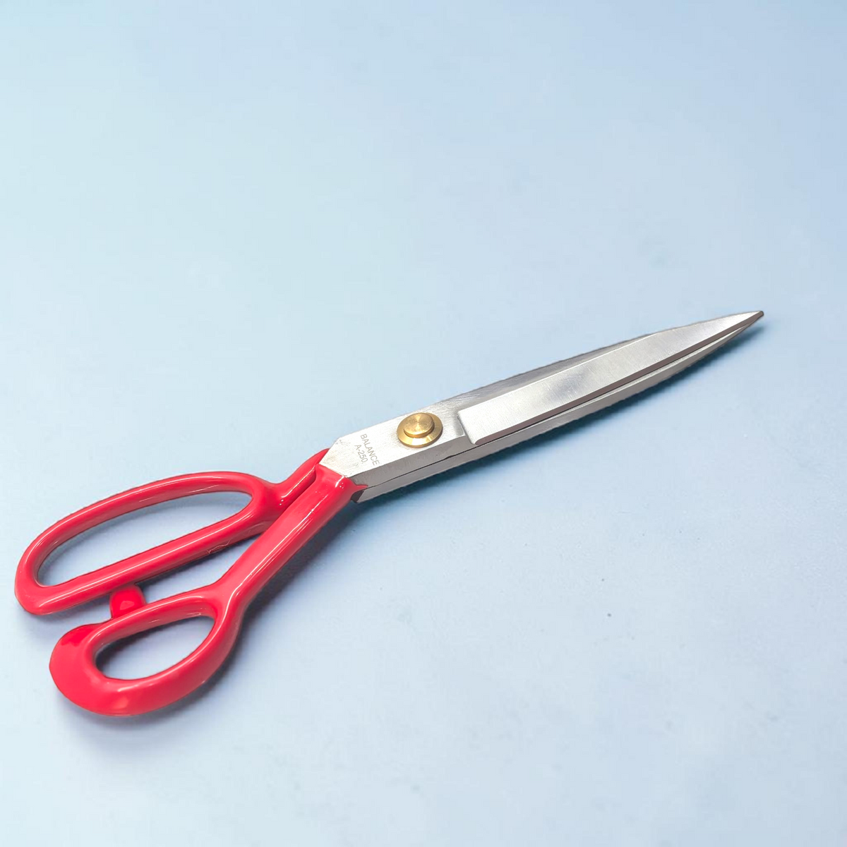 QUEED TAILOR SCISSORS RED HANDLE