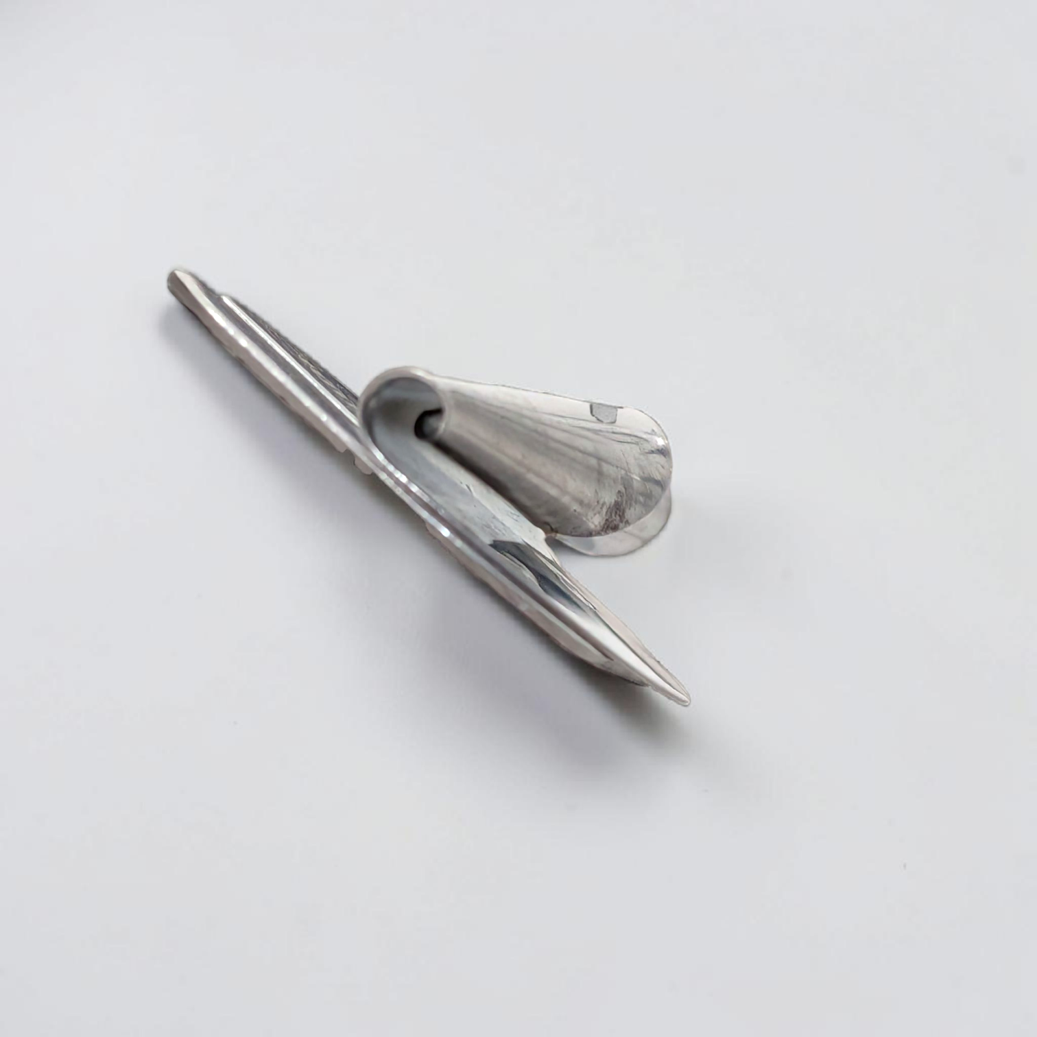 QUEED HEMMING BUTTERFLY 3MM FOLDER