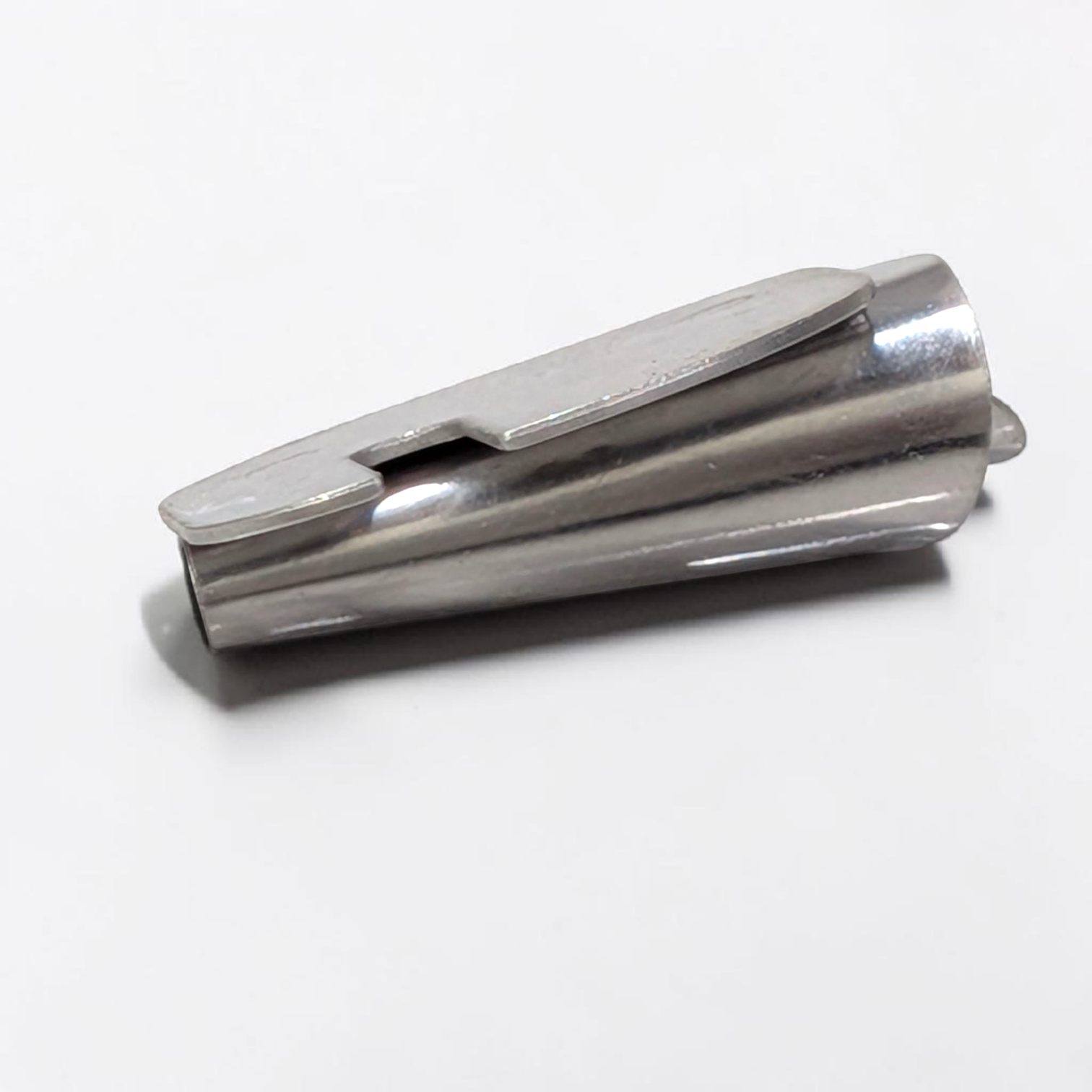 QUEED HEMMING BUTTERFLY 3MM FOLDER