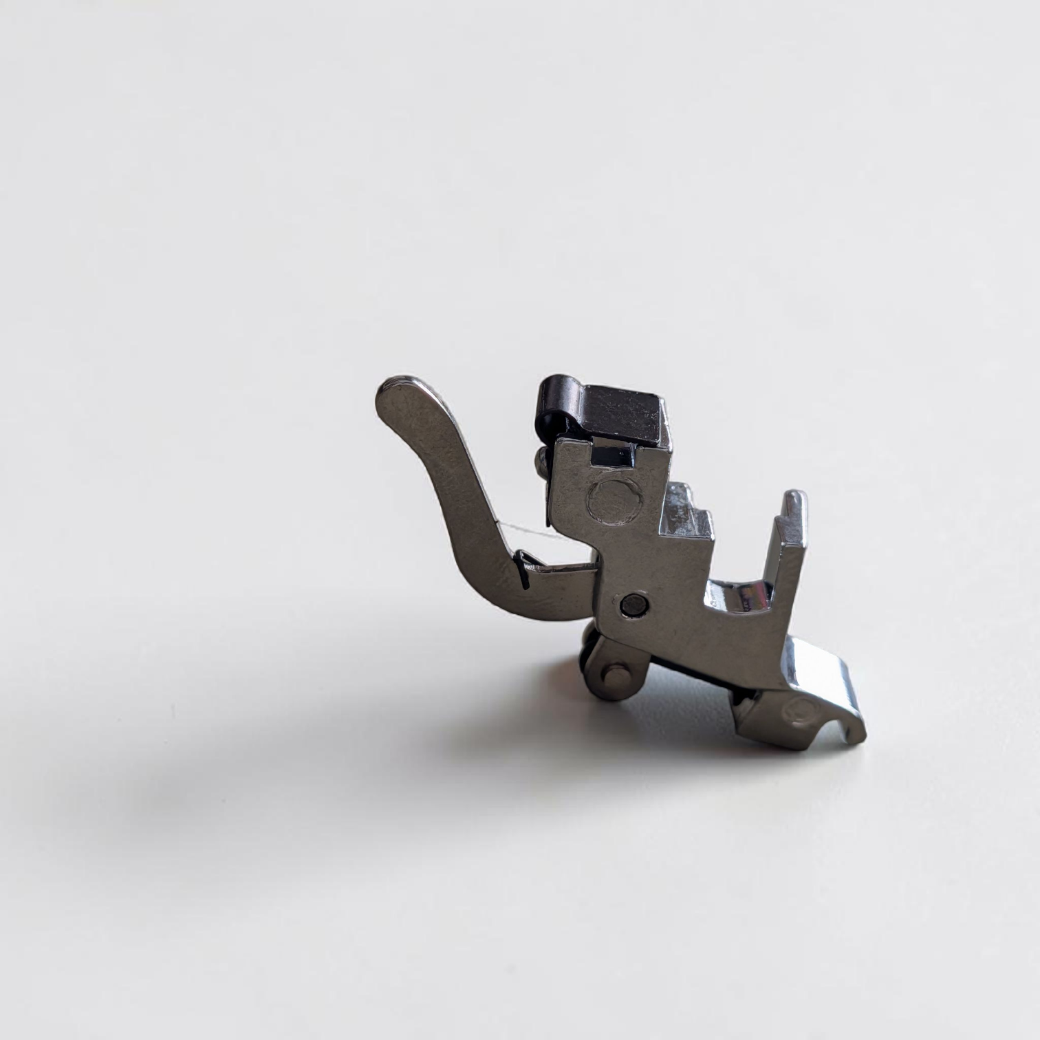 QUEED HOUSEHOLD SEWING PRESSURE FOOT