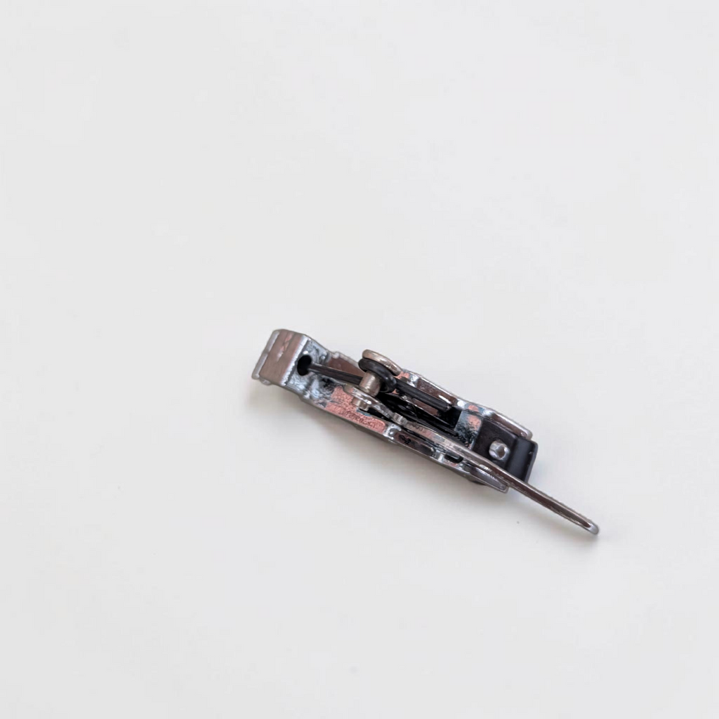 QUEED HOUSEHOLD SEWING PRESSURE FOOT