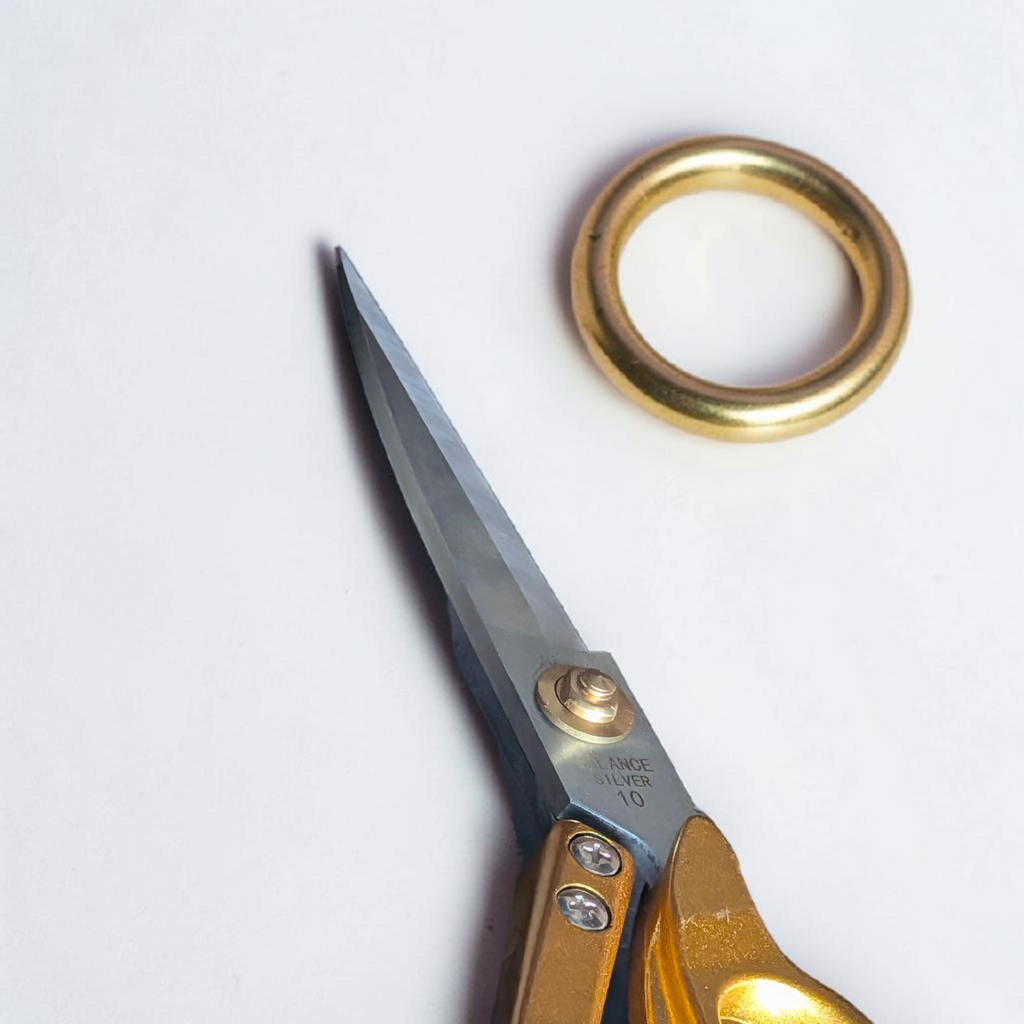 QUEED 10 INCH WHITE SHARP BLADE SCISSORS