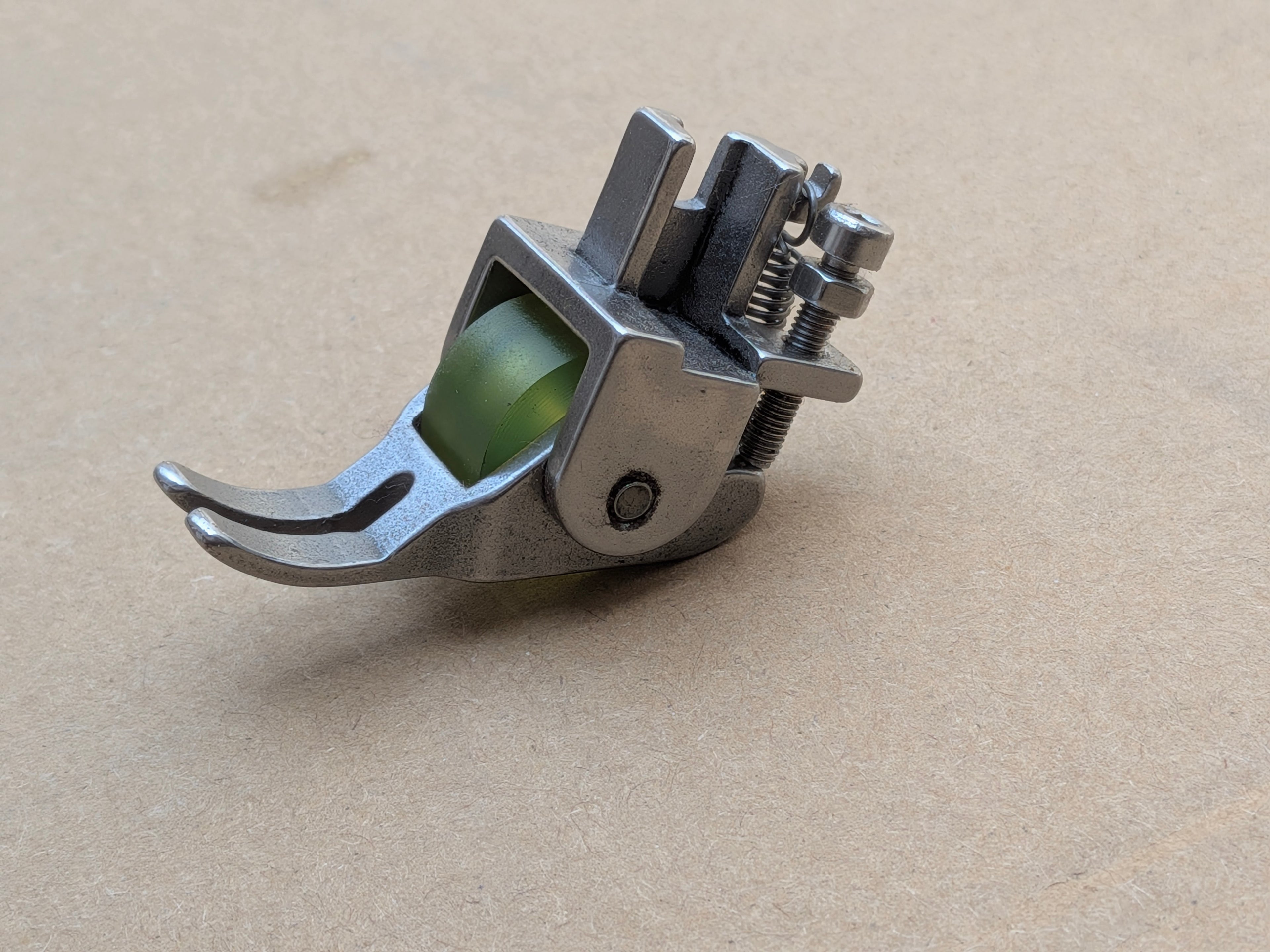 P351 Silicon Roller Presser Foot for Industrial Sewing Machine