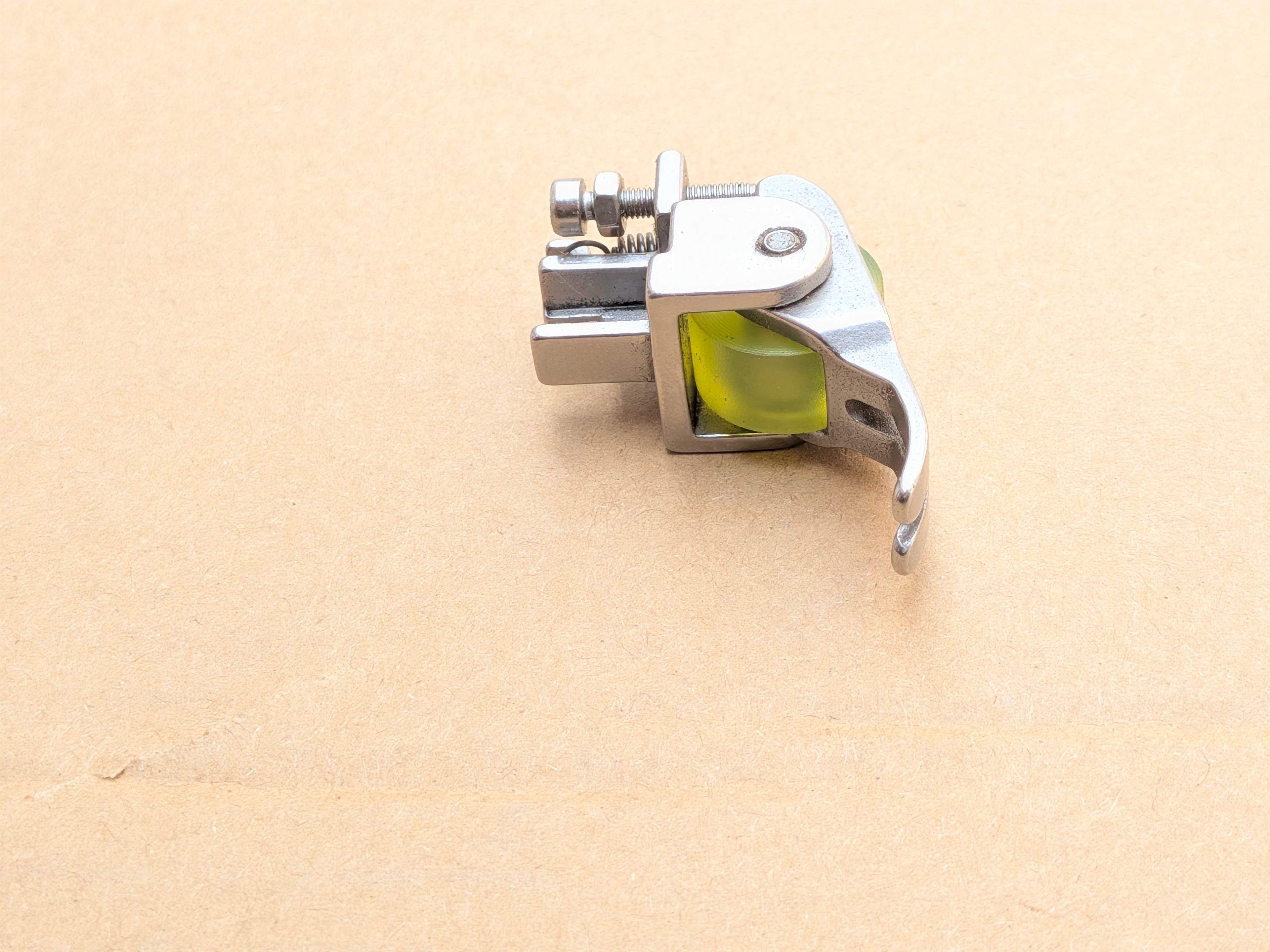 P351 Silicon Roller Presser Foot for Industrial Sewing Machine