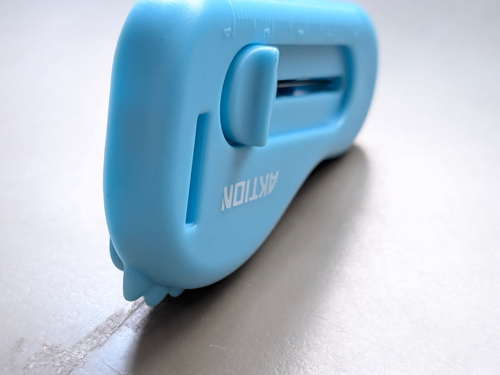 2 in 1 Magnetic Seam Ripper and Fabric Guide Tool for Sewing Machine Tailoring Accessories