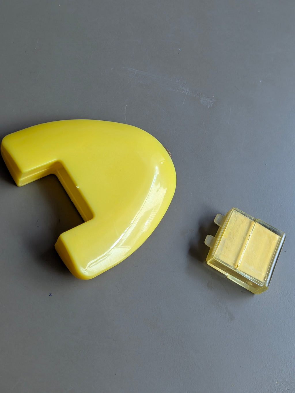 yellow wheel triangular chalk