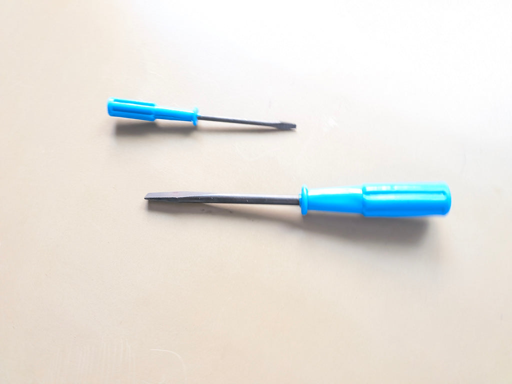 QUEED 4 Pcs Sewing Machine Screwdriver Set for Industrial & Domestic Machines