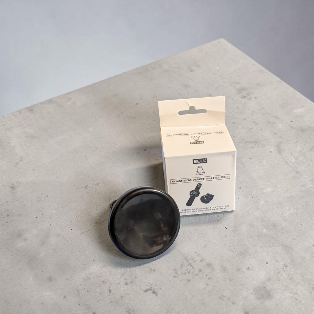 magnetic wristband for sewing pins
