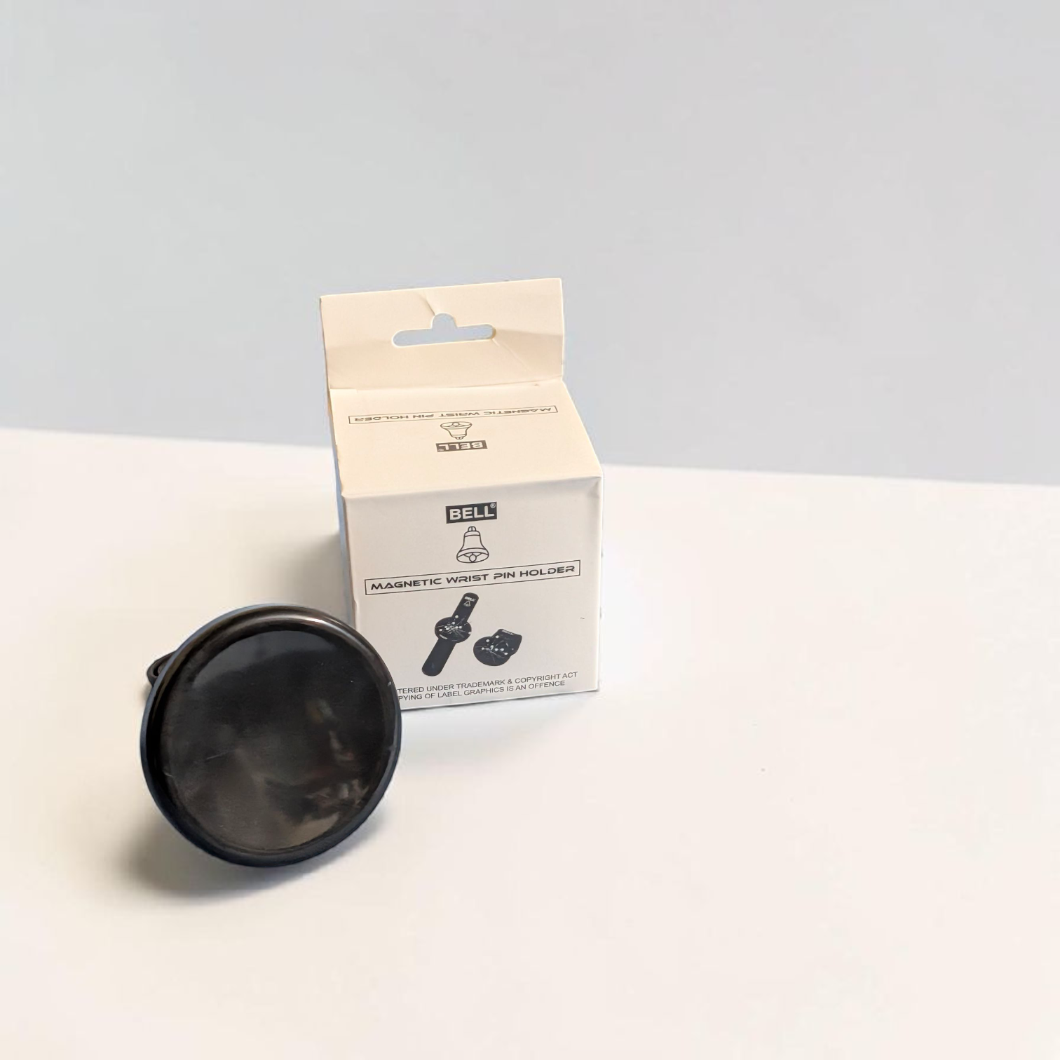 magnetic wristband for sewing pins