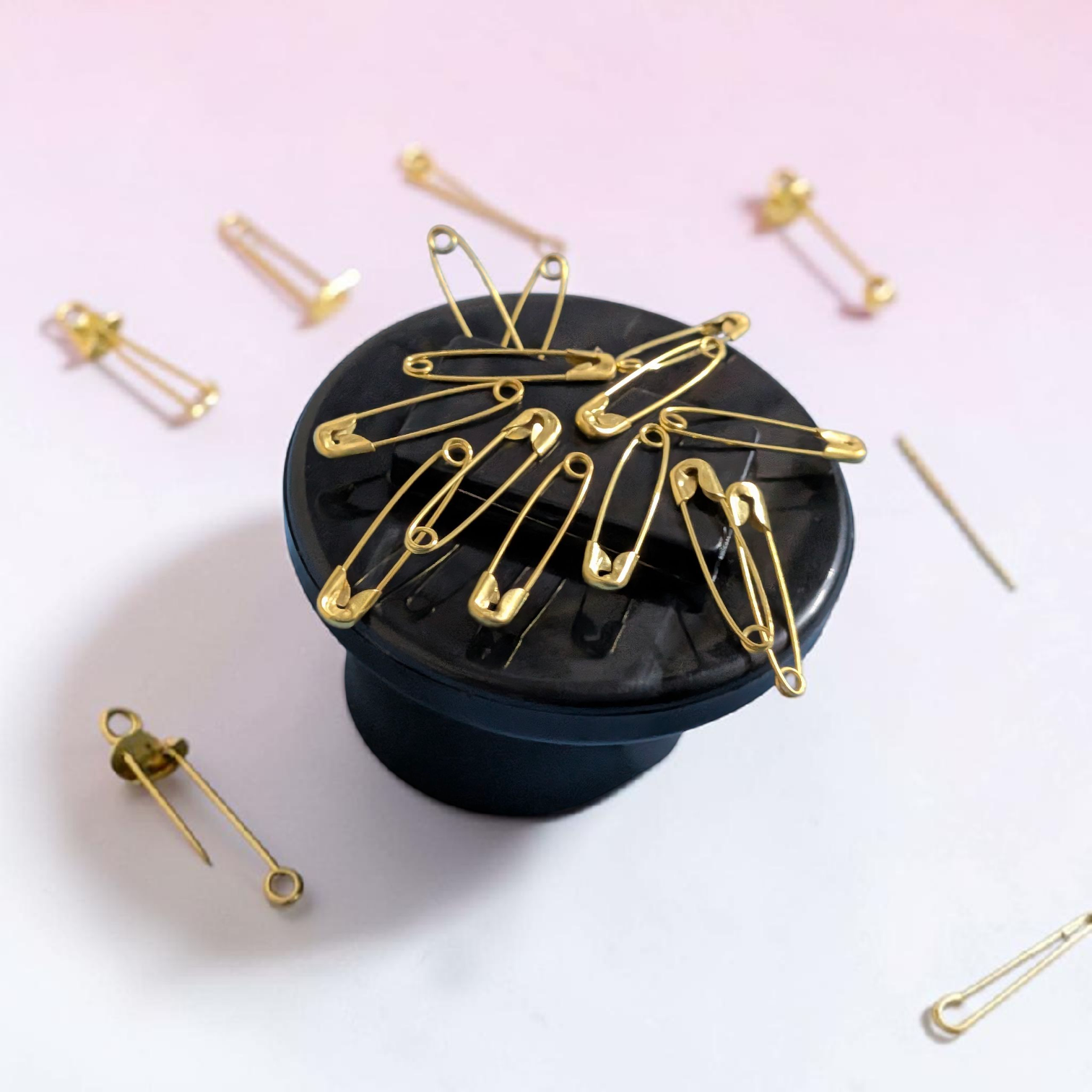 magnetic wristband for sewing pins
