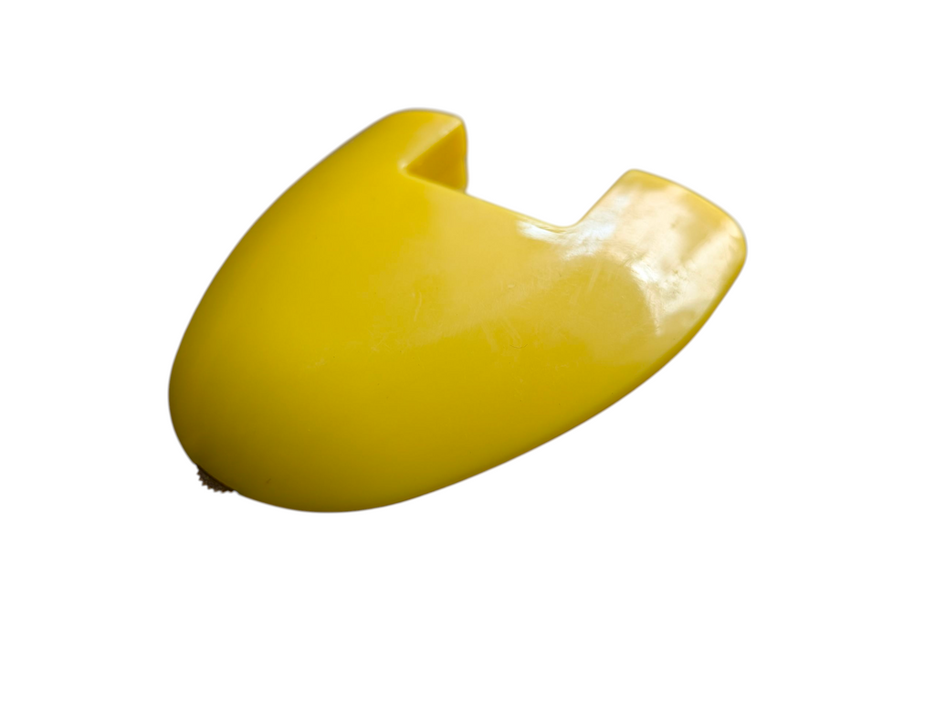 QUEED yellow triangular chalk