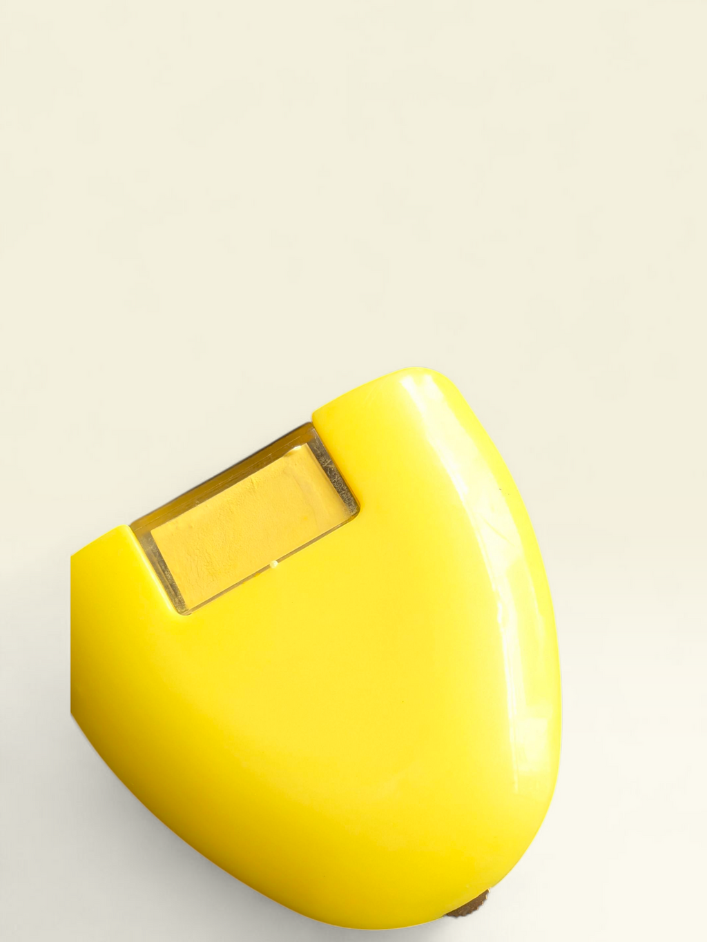 QUEED yellow triangular chalk