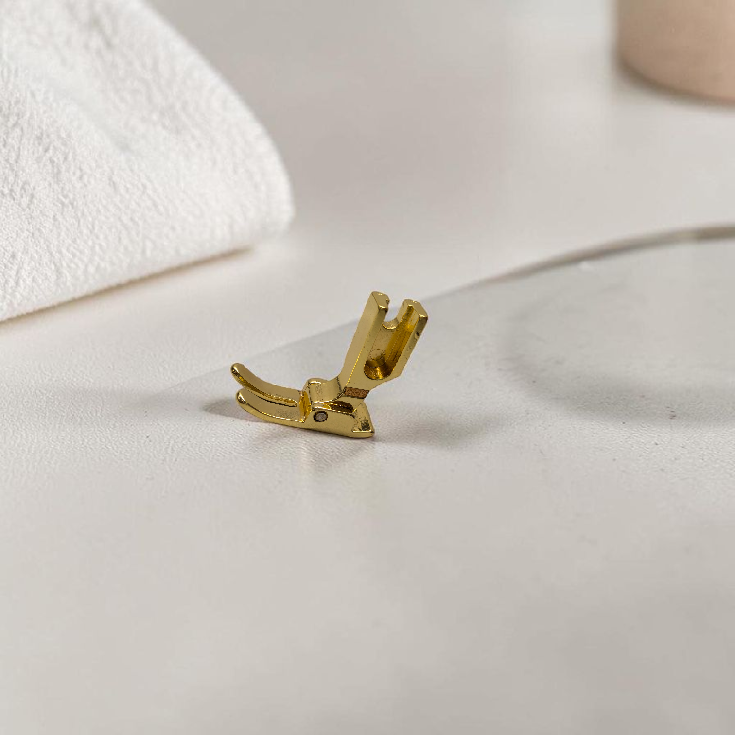 Queed P351 Gold Plated Universal Zig Zag Presser Foot for Industrial & Domestic Sewing Machines