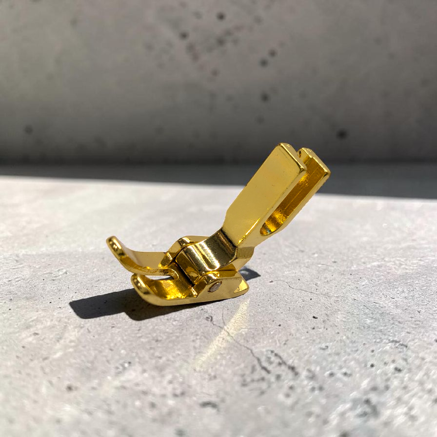 Queed P351 Gold Plated Universal Zig Zag Presser Foot for Industrial & Domestic Sewing Machines