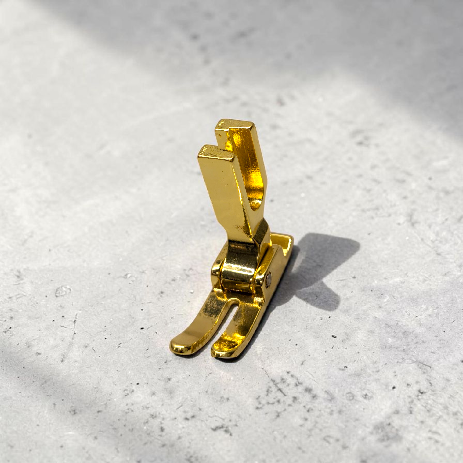 Queed P351 Gold Plated Universal Zig Zag Presser Foot for Industrial & Domestic Sewing Machines